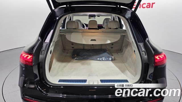 Mercedes-Benz EQS SUV 2023 — Photo 19/32