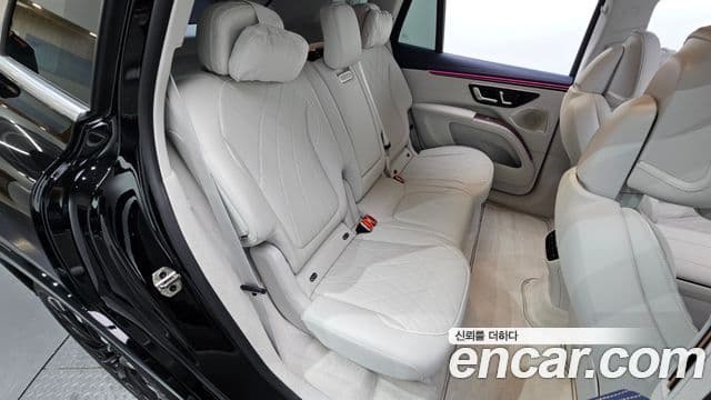 Mercedes-Benz EQS SUV 2023 — Photo 7/32