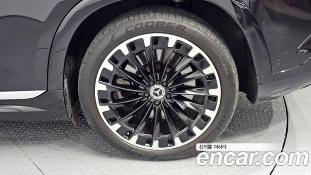 Mercedes-Benz EQS SUV 2023 — Photo 12/32
