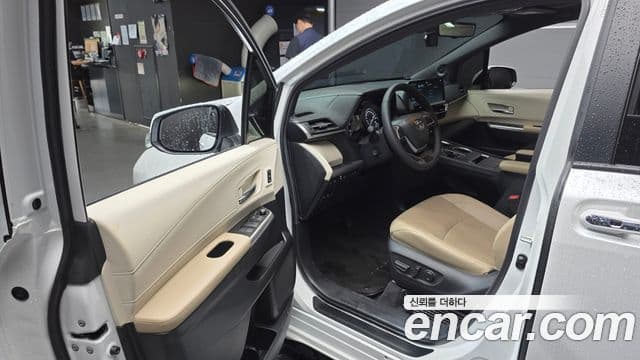 Toyota Sienna 2024 — Фото 8/20