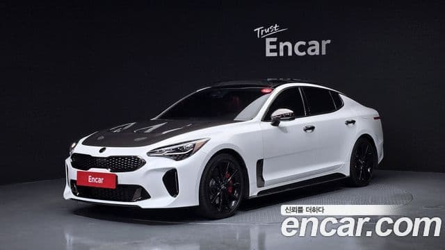 Kia Stinger 2018 — Фото 1/20