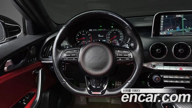 Kia Stinger 2018 — Фото 12/20