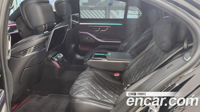 Mercedes-Benz S-Class 2023 — Photo 12/20