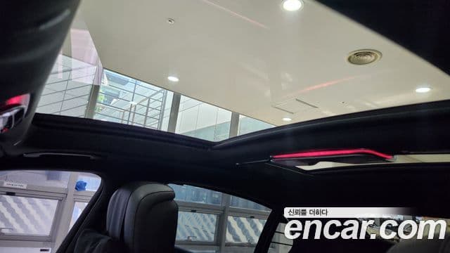 Mercedes-Benz S-Class 2023 — Photo 9/20
