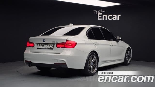 BMW 3 Series 2018 — ფოტო 2/20