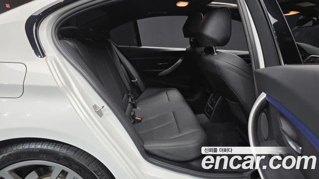 BMW 3 Series 2018 — ფოტო 11/20