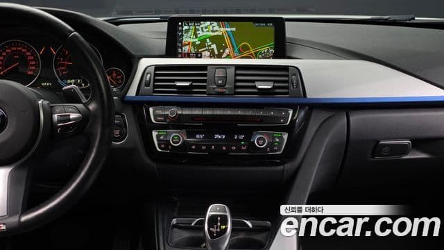 BMW 3 Series 2018 — ფოტო 12/20