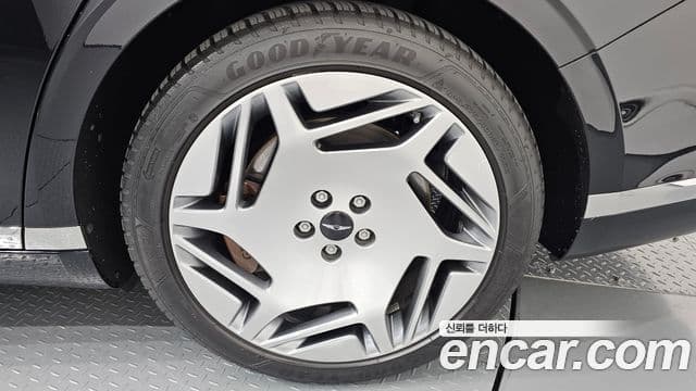 Genesis G90 2022 — Şəkil 35/40