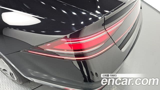 Genesis G90 2022 — Şəkil 36/40