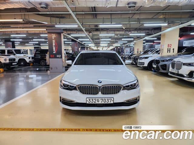 BMW 5 Series 2018 — Şəkil 1/20