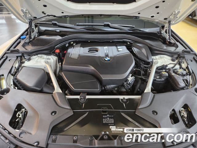 BMW 5 Series 2018 — Şəkil 5/20