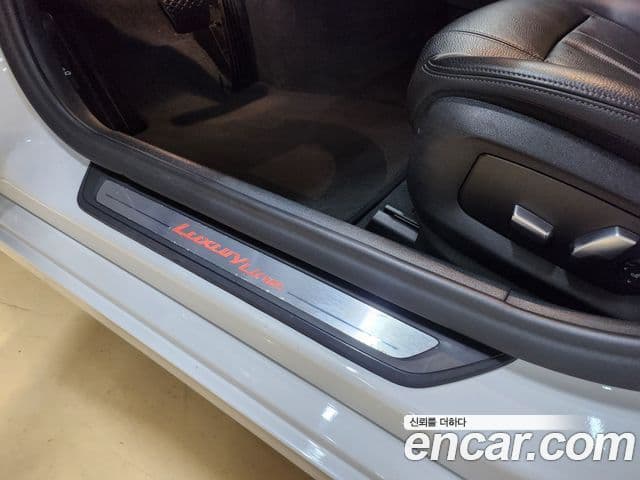 BMW 5 Series 2018 — Şəkil 12/20