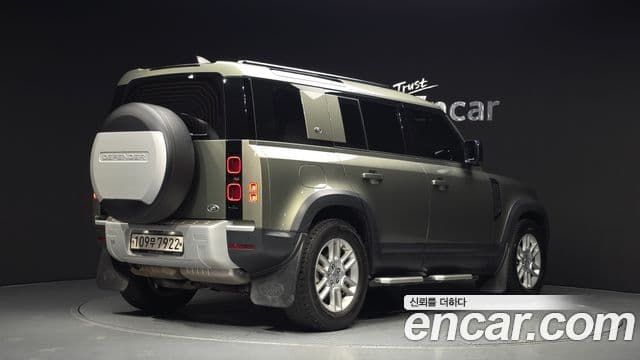 Land Rover Defender 2020 — Photo 12/20