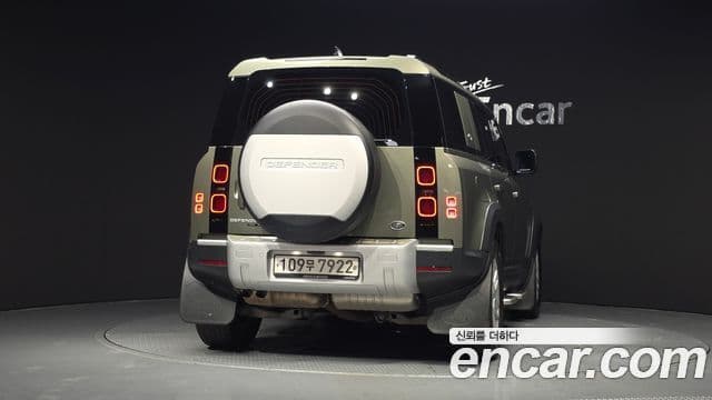 Land Rover Defender 2020 — Photo 18/20