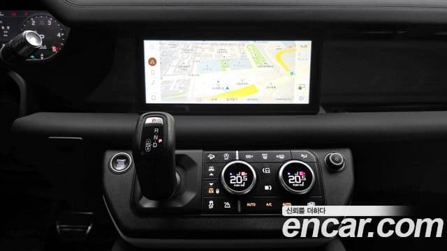 Land Rover Defender 2020 — Photo 10/20