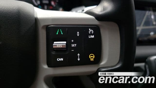 Land Rover Defender 2020 — Photo 14/20