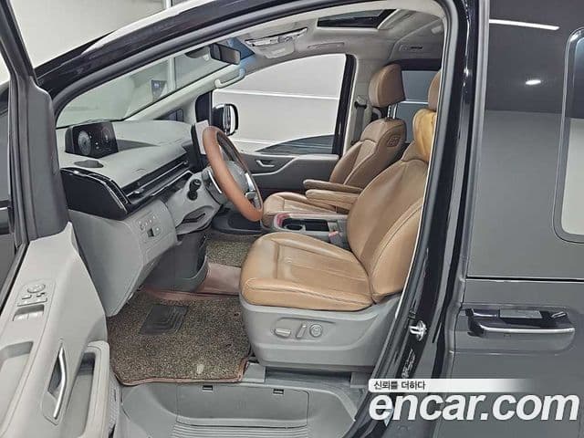 Hyundai Staria 2021 — Şəkil 10/19