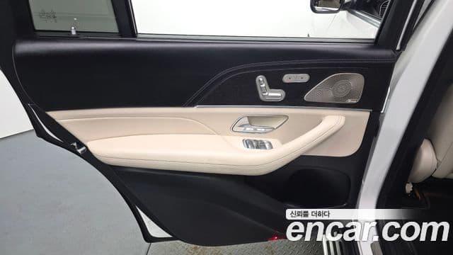 Mercedes-Benz GLS-Class 2025 — Photo 4/34