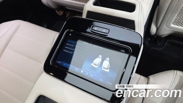 Mercedes-Benz GLS-Class 2025 — Photo 2/34