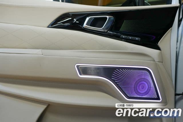 Kia Carnival 2025 — Фото 18/20