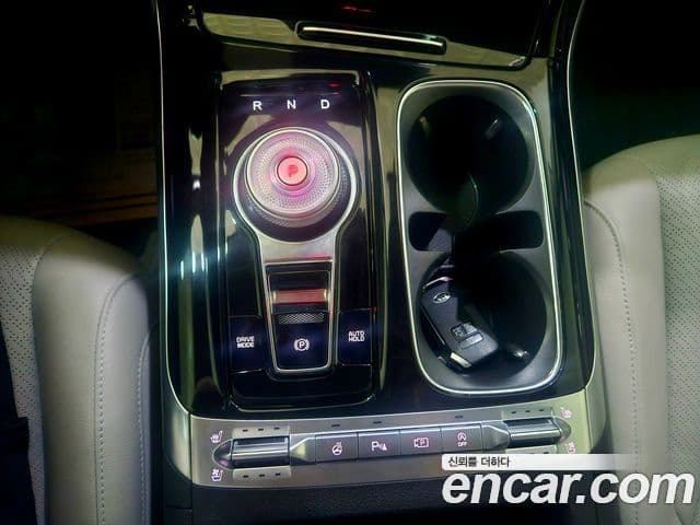 Kia Carnival 2021 — Şəkil 14/20