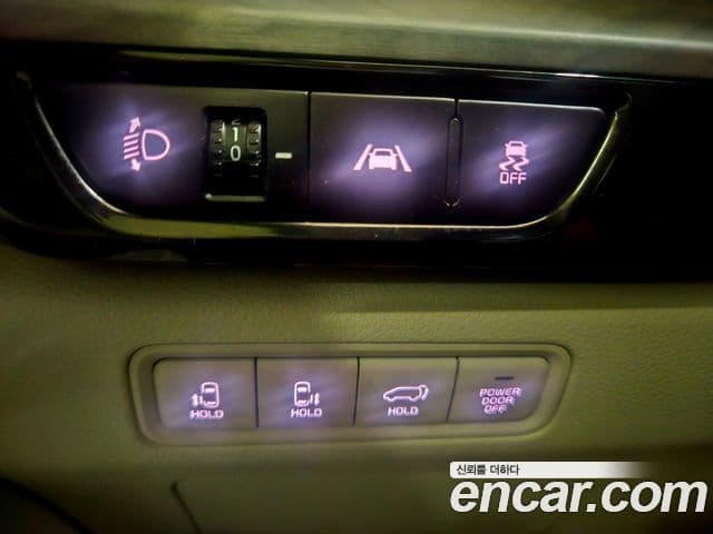Kia Carnival 2021 — Şəkil 18/20