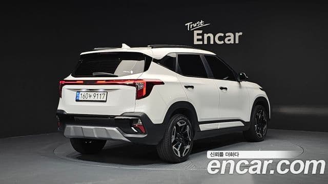 Kia Seltos 2022 — ფოტო 2/20