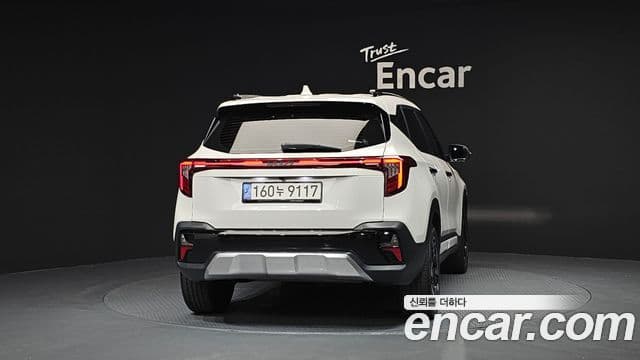 Kia Seltos 2022 — ფოტო 4/20