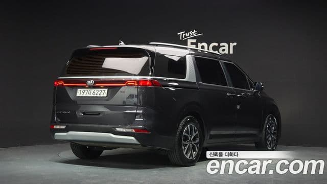 Kia Carnival 2021 — Фото 2/20