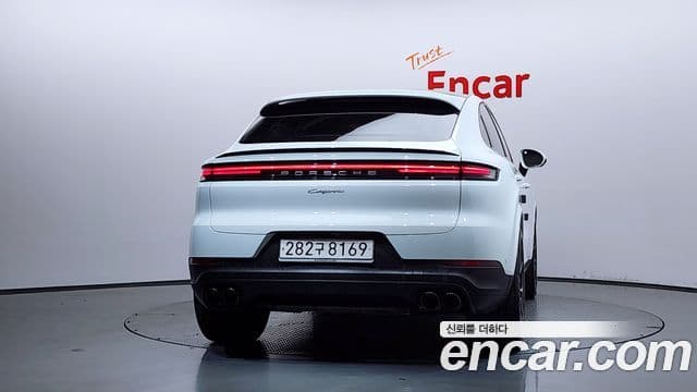 Porsche Cayenne 2023 — Photo 20/36