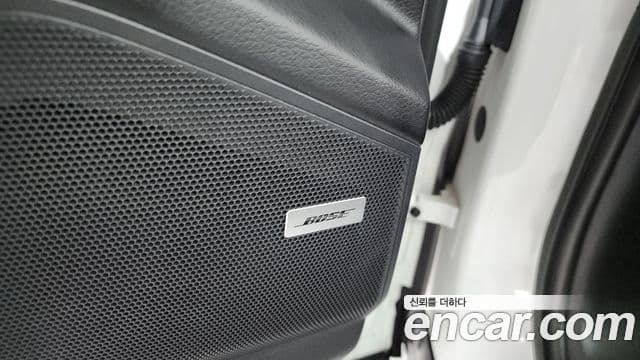 Porsche Cayenne 2023 — Photo 1/36