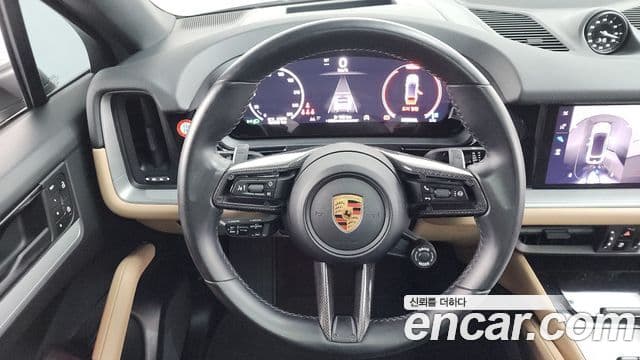Porsche Cayenne 2023 — Photo 15/36