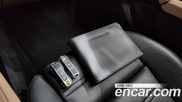 Porsche Cayenne 2023 — Photo 21/36
