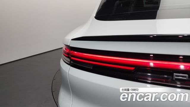 Porsche Cayenne 2023 — Photo 24/36