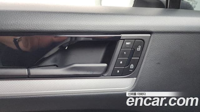 Porsche Cayenne 2023 — Photo 11/36