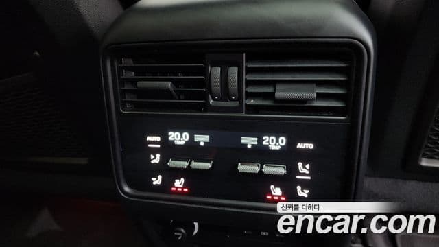 Porsche Cayenne 2023 — Photo 22/36