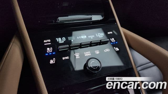 Porsche Cayenne 2023 — Photo 28/36