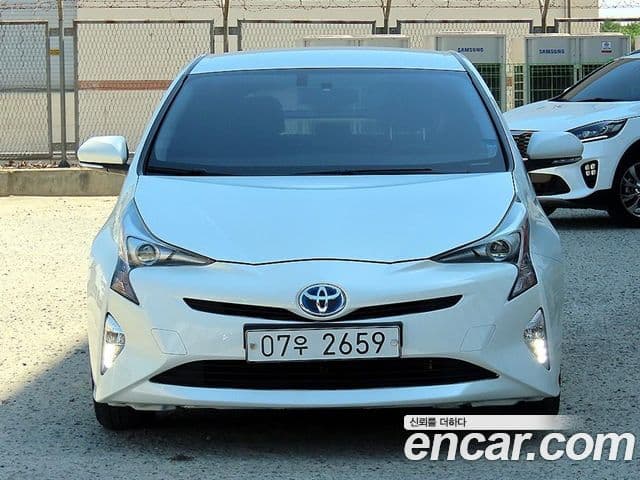Toyota Prius 2018 — Şəkil 4/18