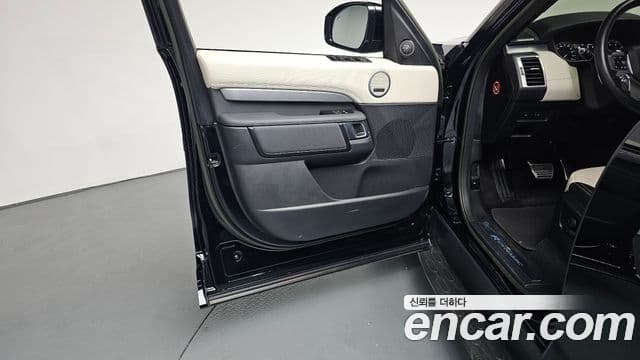 Land Rover Discovery 5 2023 — Photo 35/37