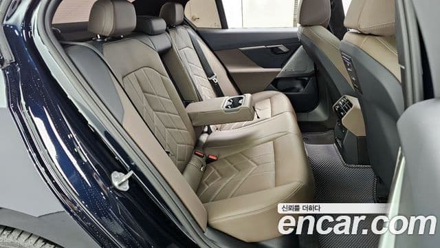 BMW 5 Series 2024 — Şəkil 12/20