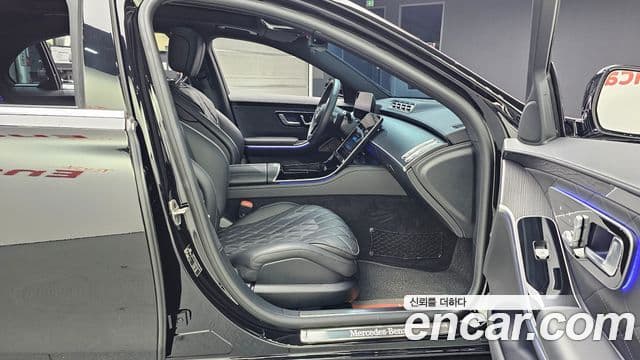 Mercedes-Benz S-Class 2024 — Photo 18/31