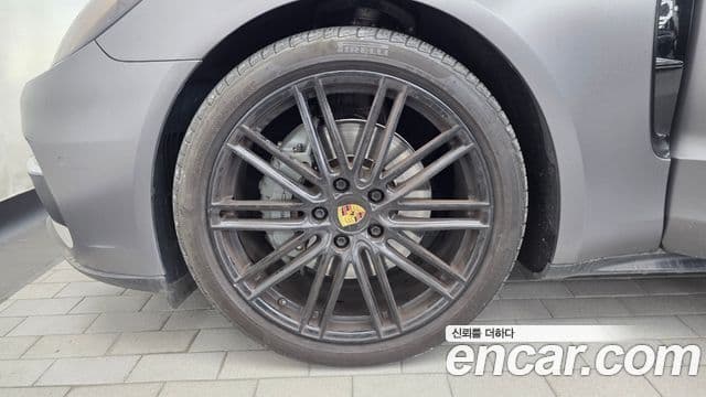Porsche Panamera 2018 — ფოტო 4/20