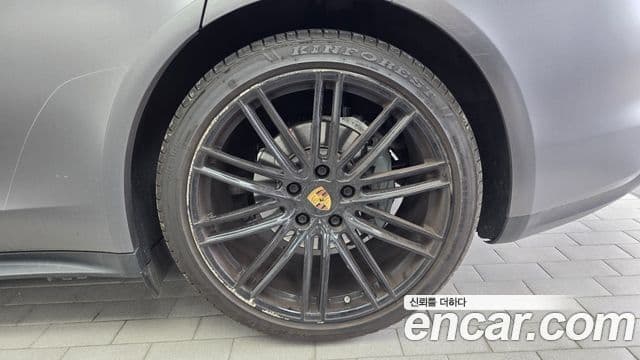 Porsche Panamera 2018 — Photo 30/35