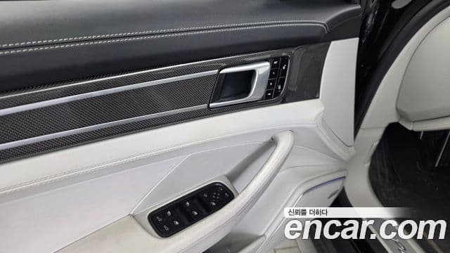 Porsche Panamera 2018 — Photo 9/35