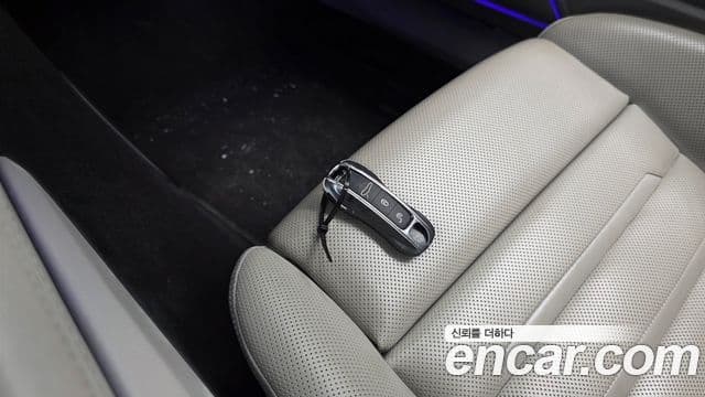Porsche Panamera 2018 — Photo 25/35