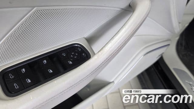 Porsche Panamera 2018 — Photo 1/35