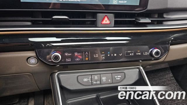 Kia Carnival 2025 — ფოტო 17/20