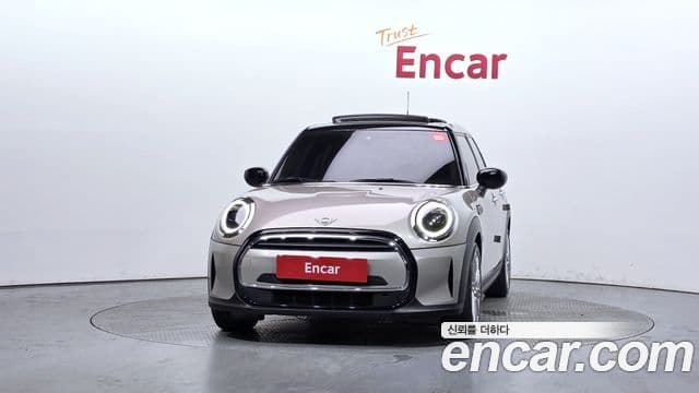 Mini Cooper 2021 — ფოტო 29/30