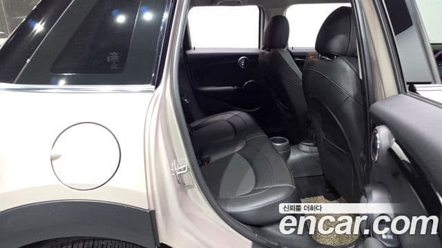 Mini Cooper 2021 — ფოტო 8/30
