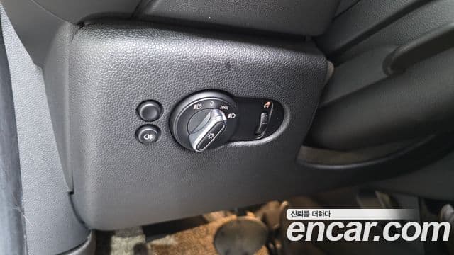 Mini Cooper 2021 — ფოტო 16/30